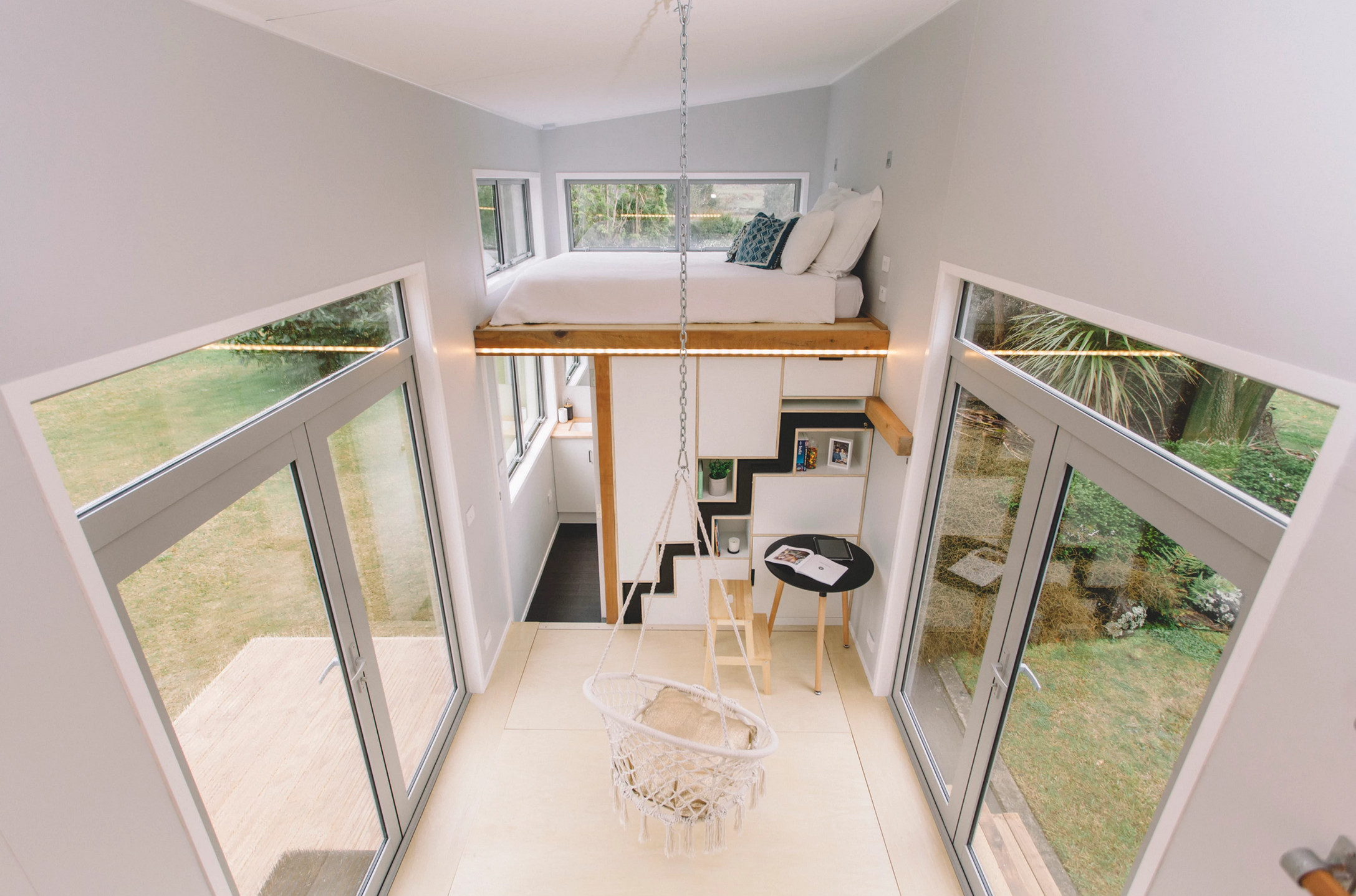 salon avec mezzanine tiny house 17m2 salon avec mezzanine tiny house 17m2