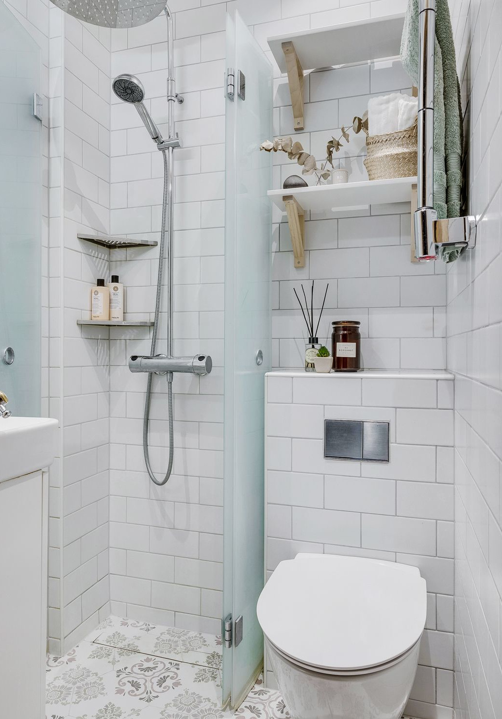 salle de bain carrelage blanc