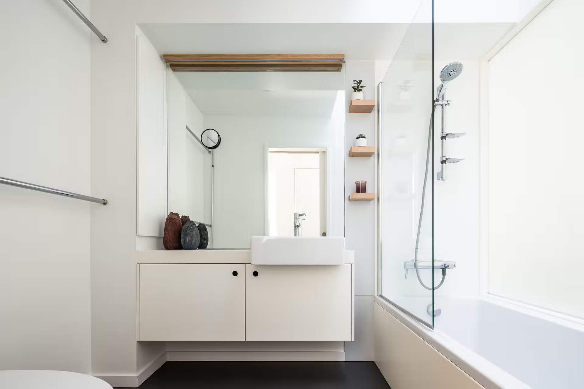 salle de bain blanche
