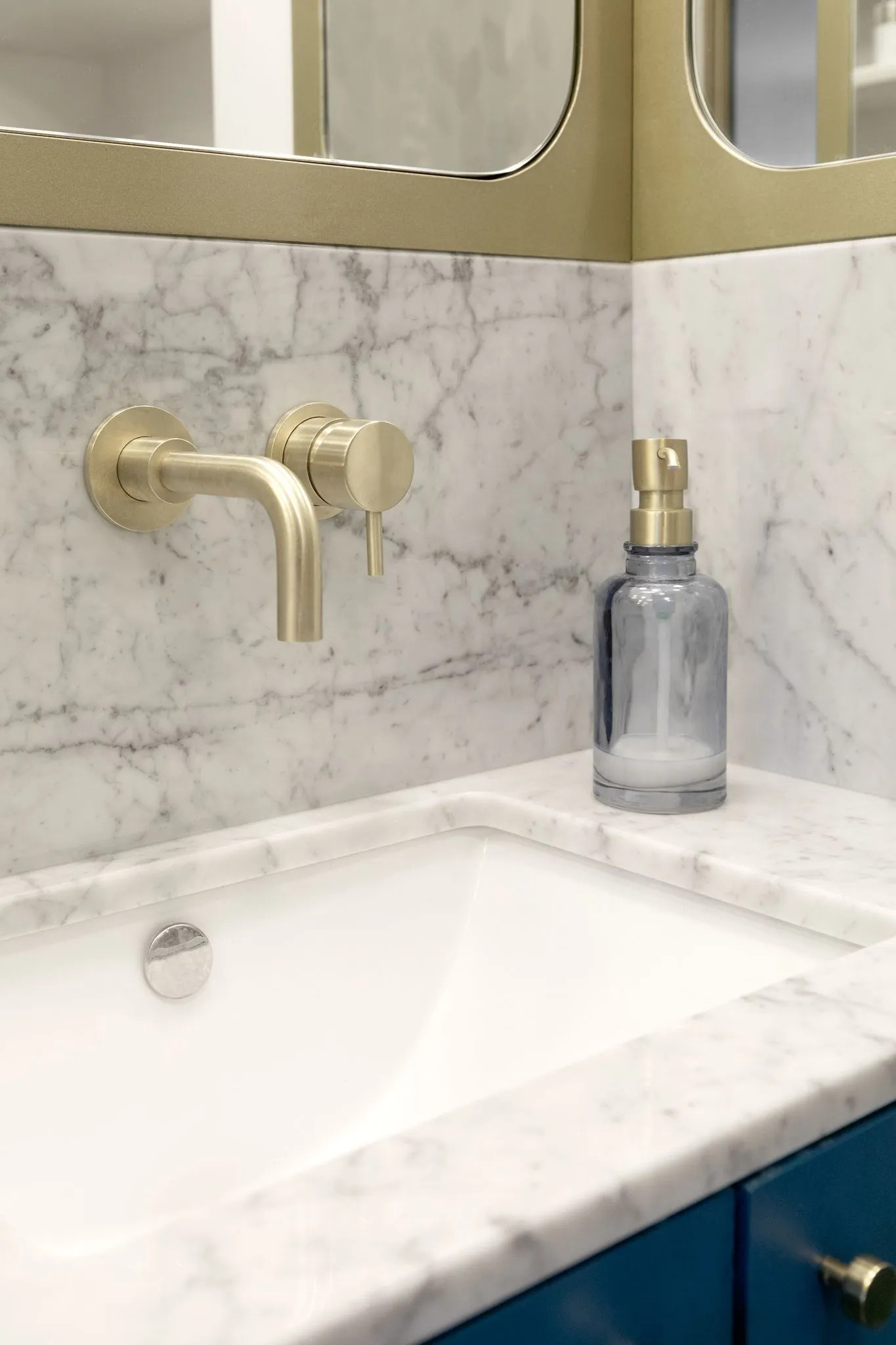 salle de bain marbre et laiton salle de bain marbre et laiton