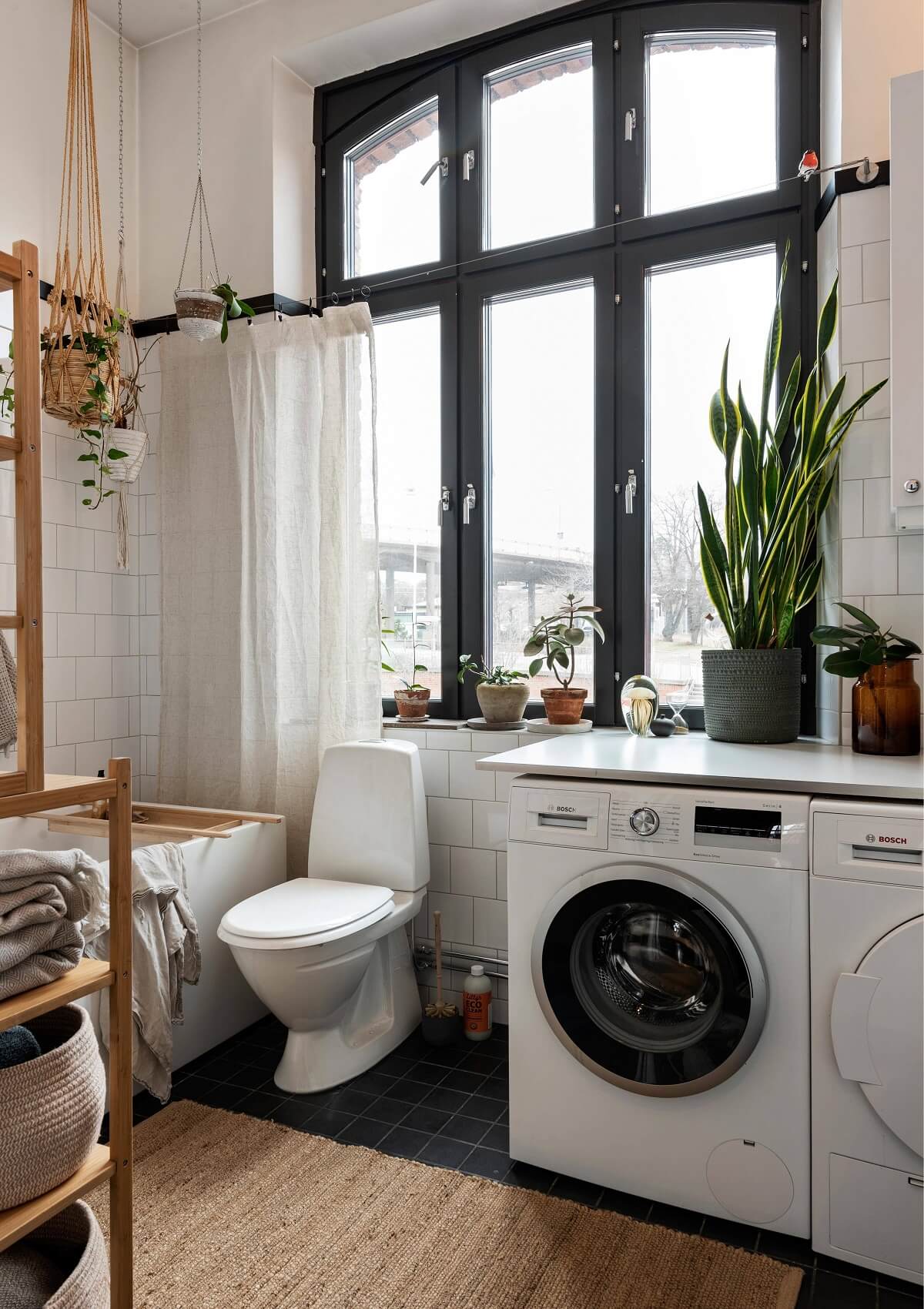 salle de bain avec grande fenêtre salle de bain avec grande fenêtre