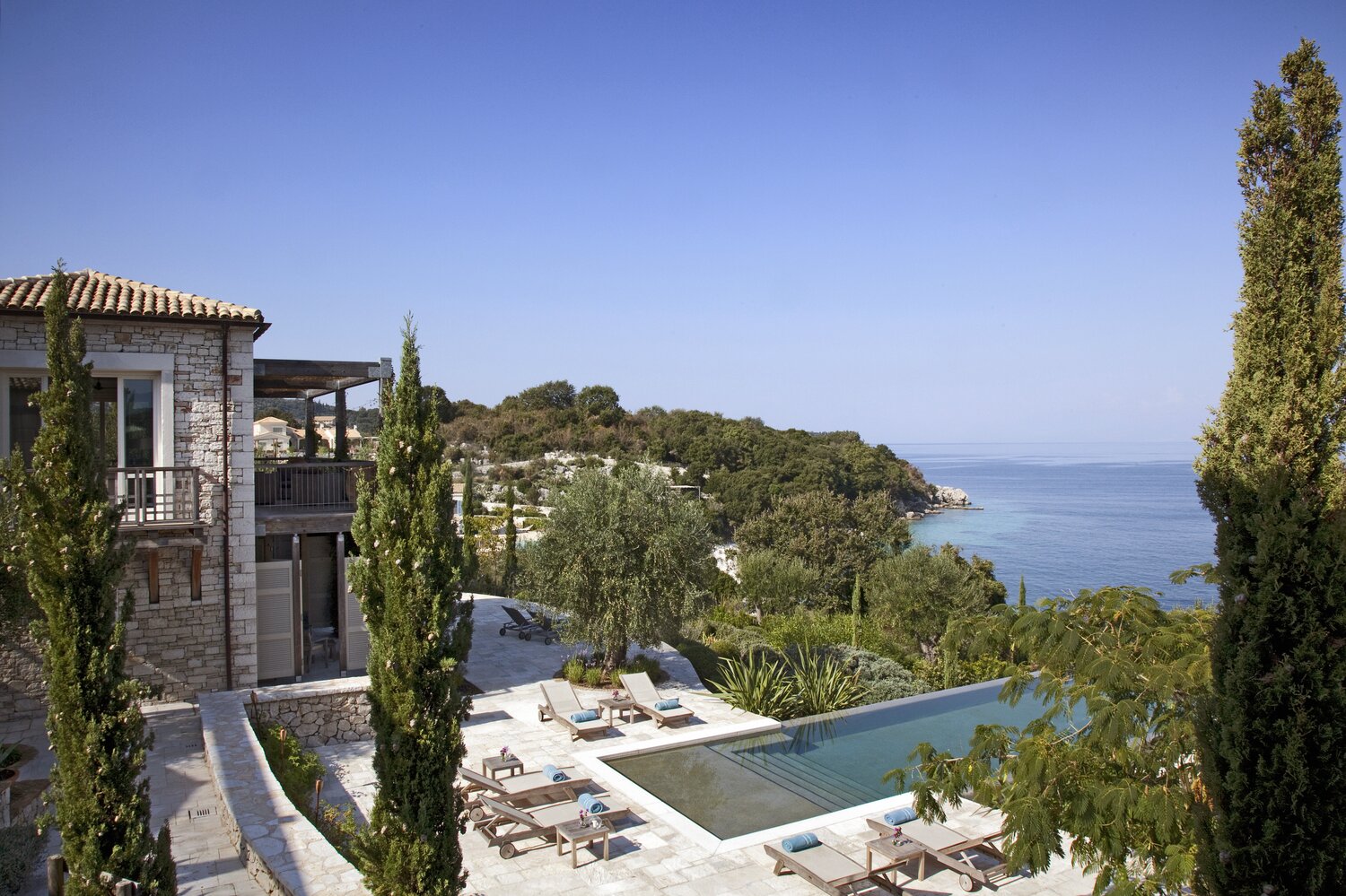terrasse avec piscine maison Corfou