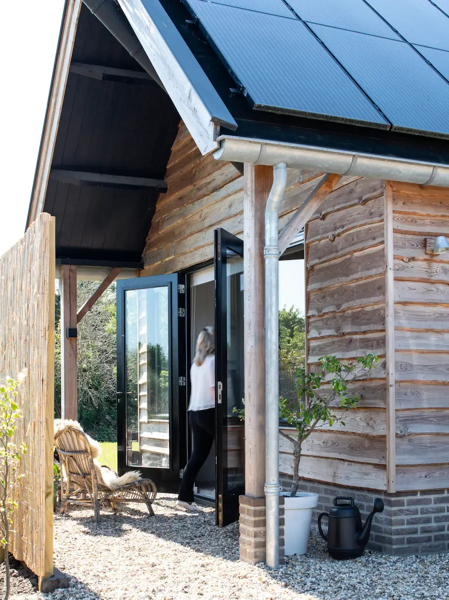 mini maison toit panneaux solaires mini maison toit panneaux solaires