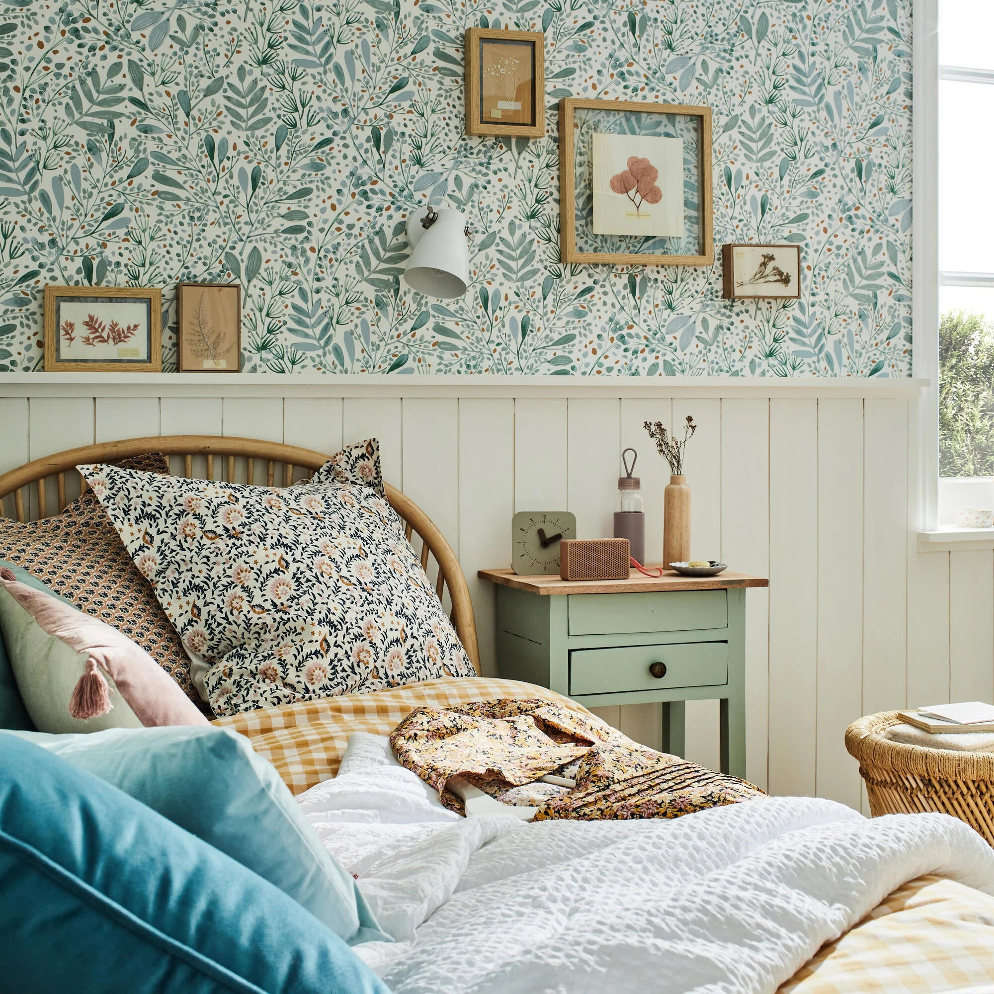 chambre papier-peint fleuri