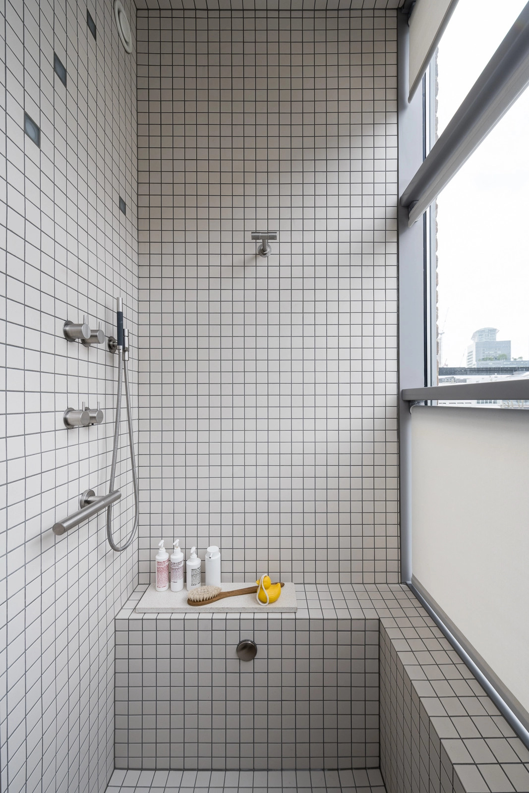 bac à douche carrelé