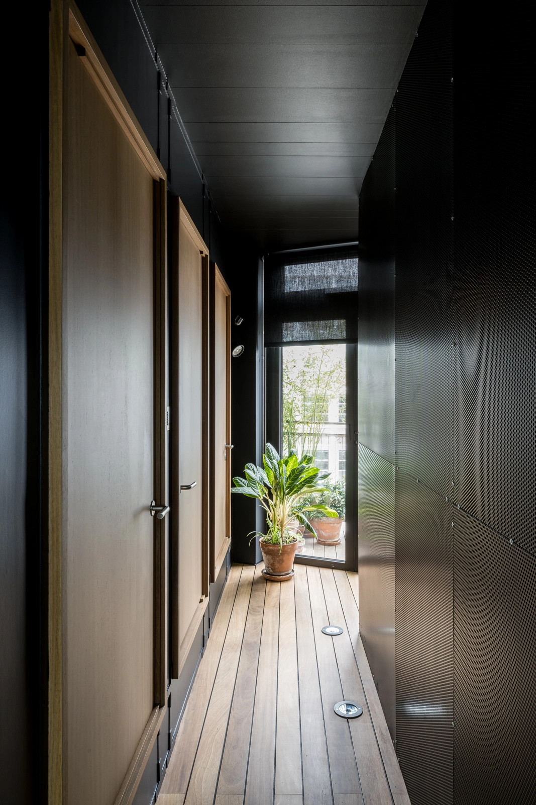 couloir décoration noire