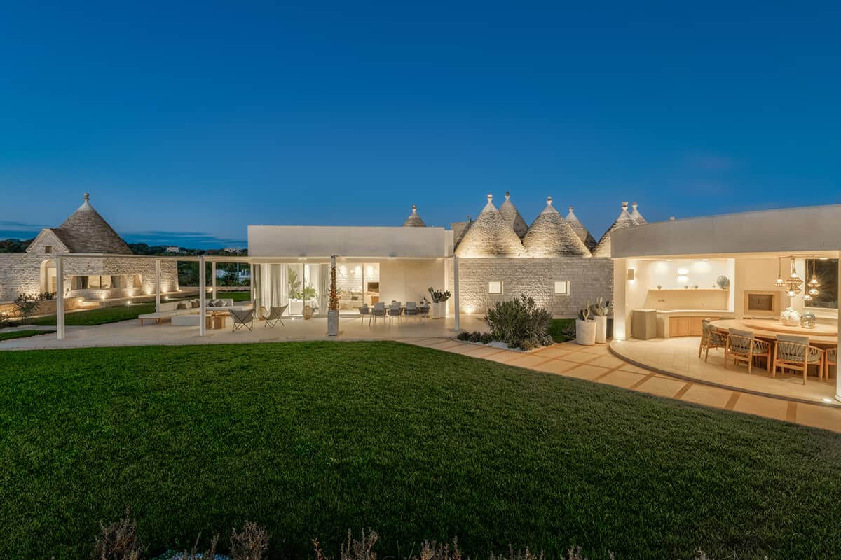 façade trullo avec piscine façade trullo avec piscine