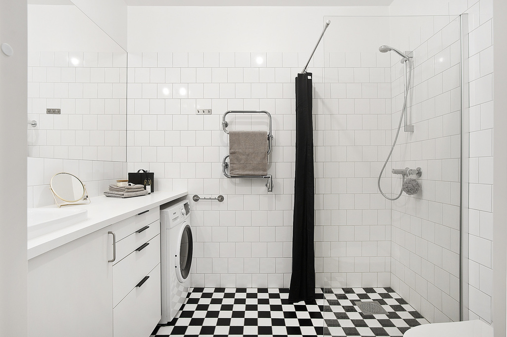 salle de bain blanche sol à damier décoration design salle de bain blanche sol à damier décoration design