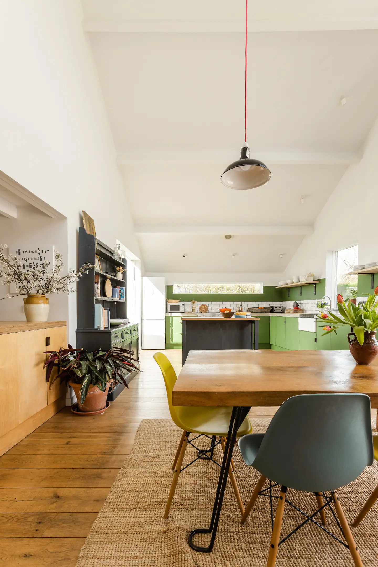 salle à manger et cuisine verter grange rénovée et agrandie