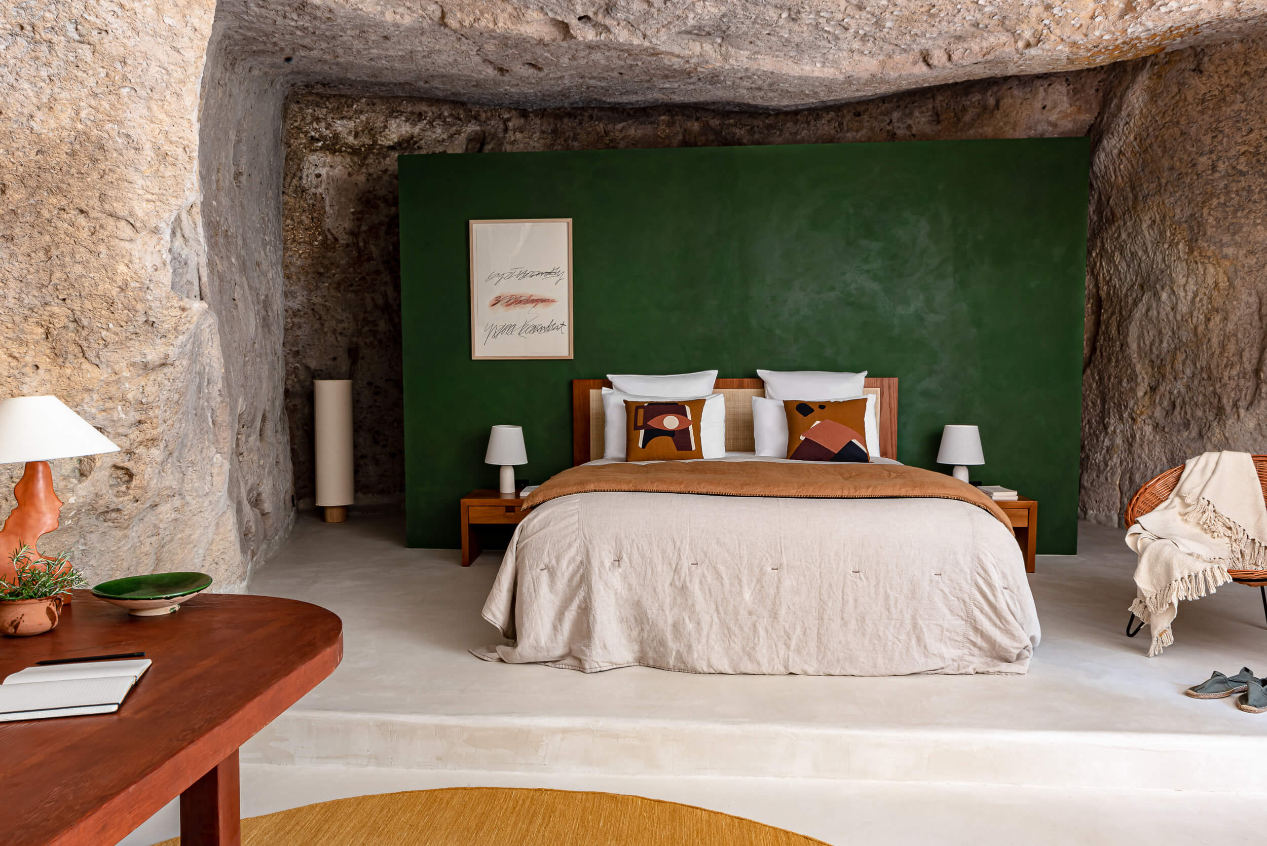 chambre troglodyte décoration contemporaine l'Étoile des Baux