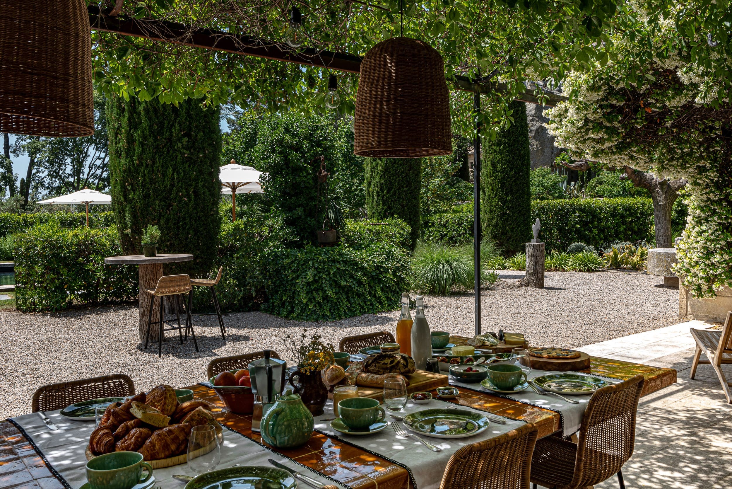 terrasse avec pergola acier l'Étoile des Baux