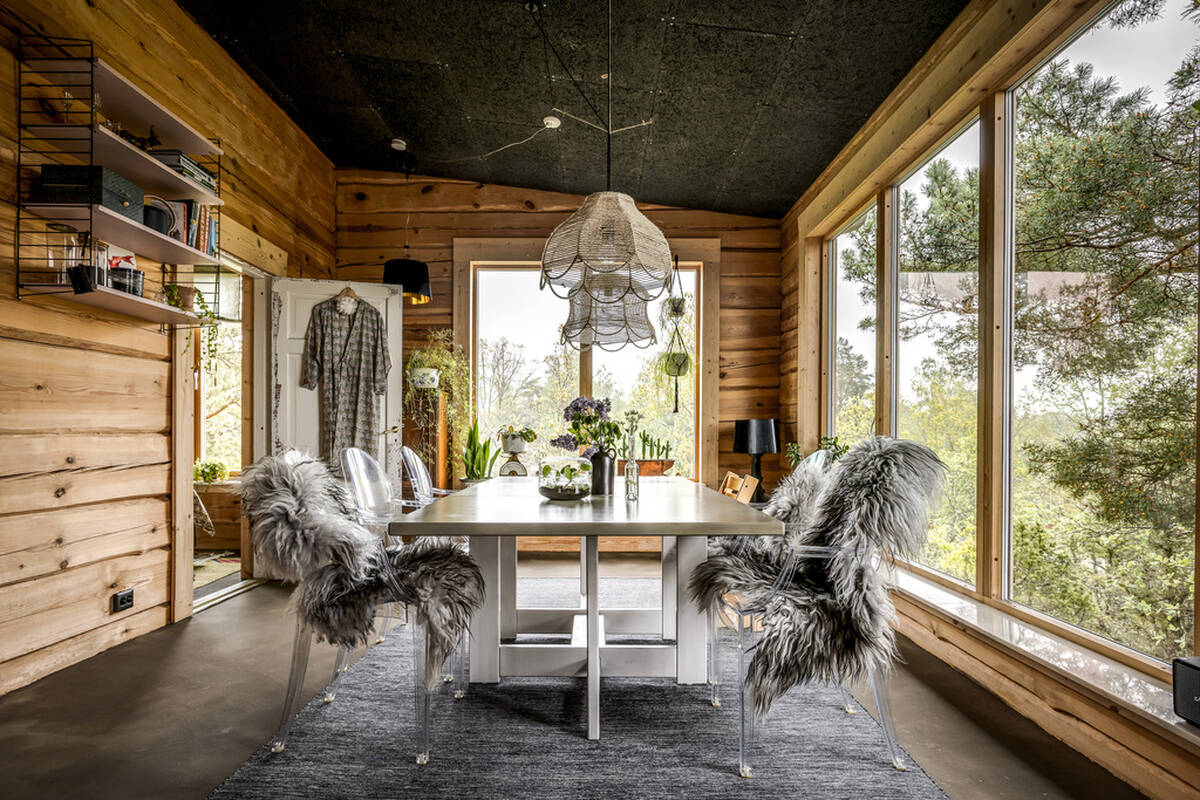 salle à manger chaises transparentes