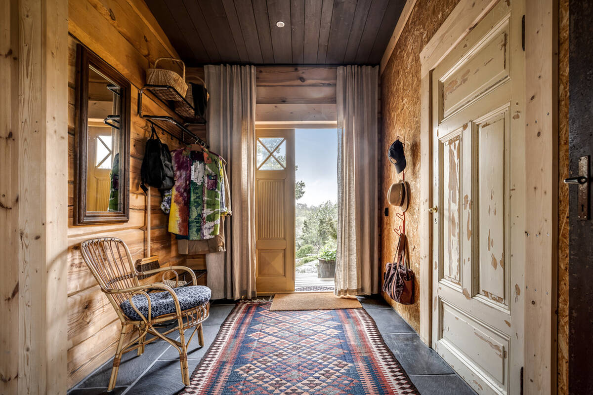 entrée maison en bois