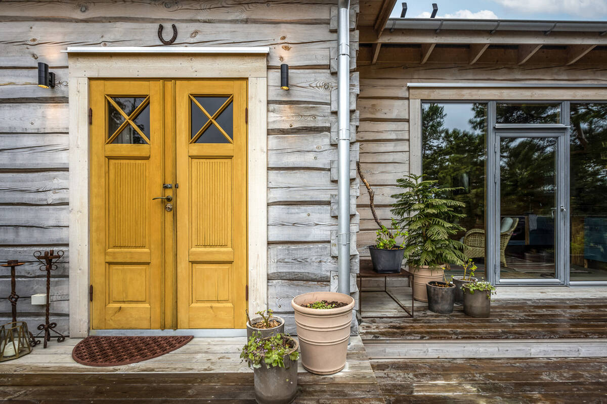 maison en bois patiné