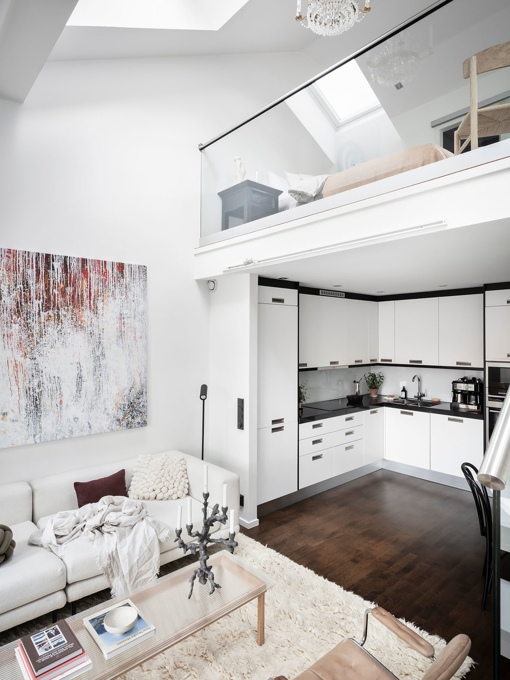 salon appartement en duplex décoration contemporaine