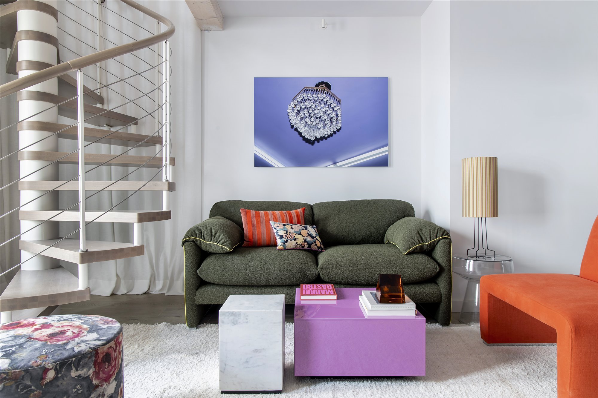 salon avec escalier design