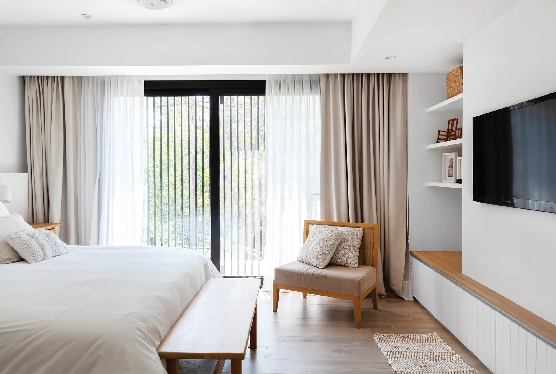 chambre blanche décoration contemporaine et minimaliste