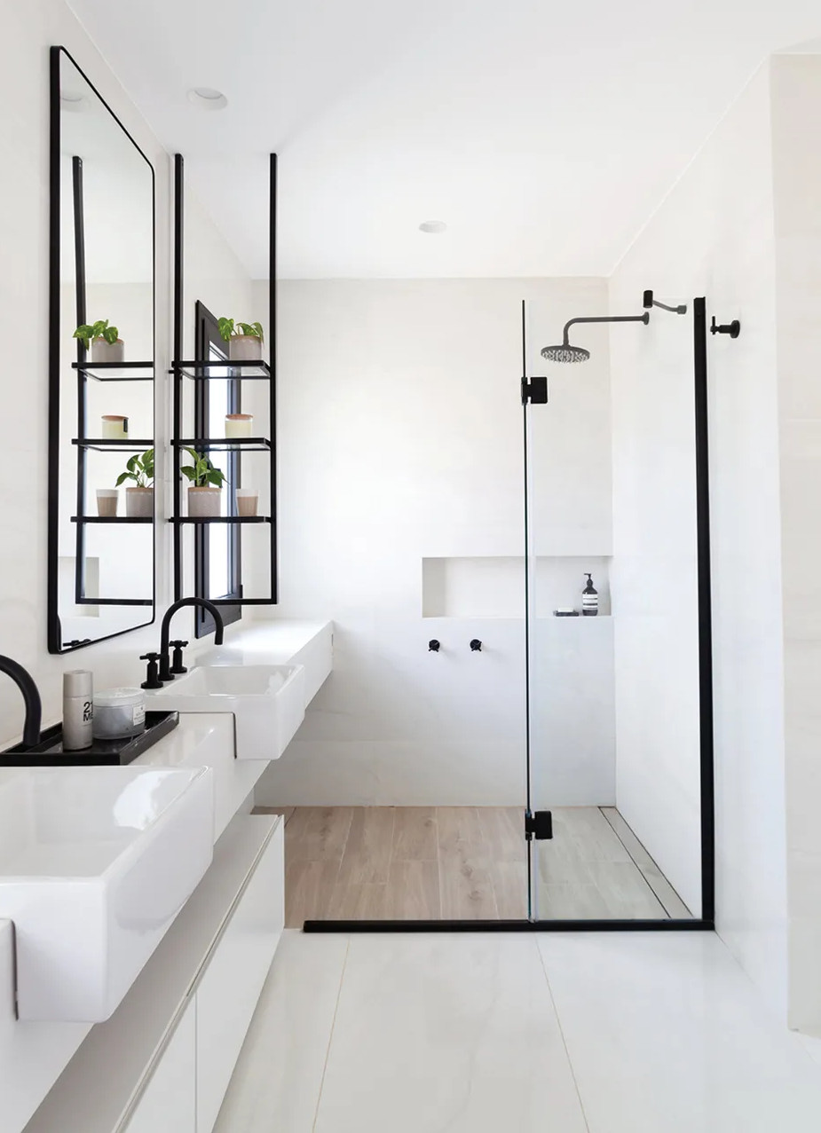 salle de bain blanche et noire