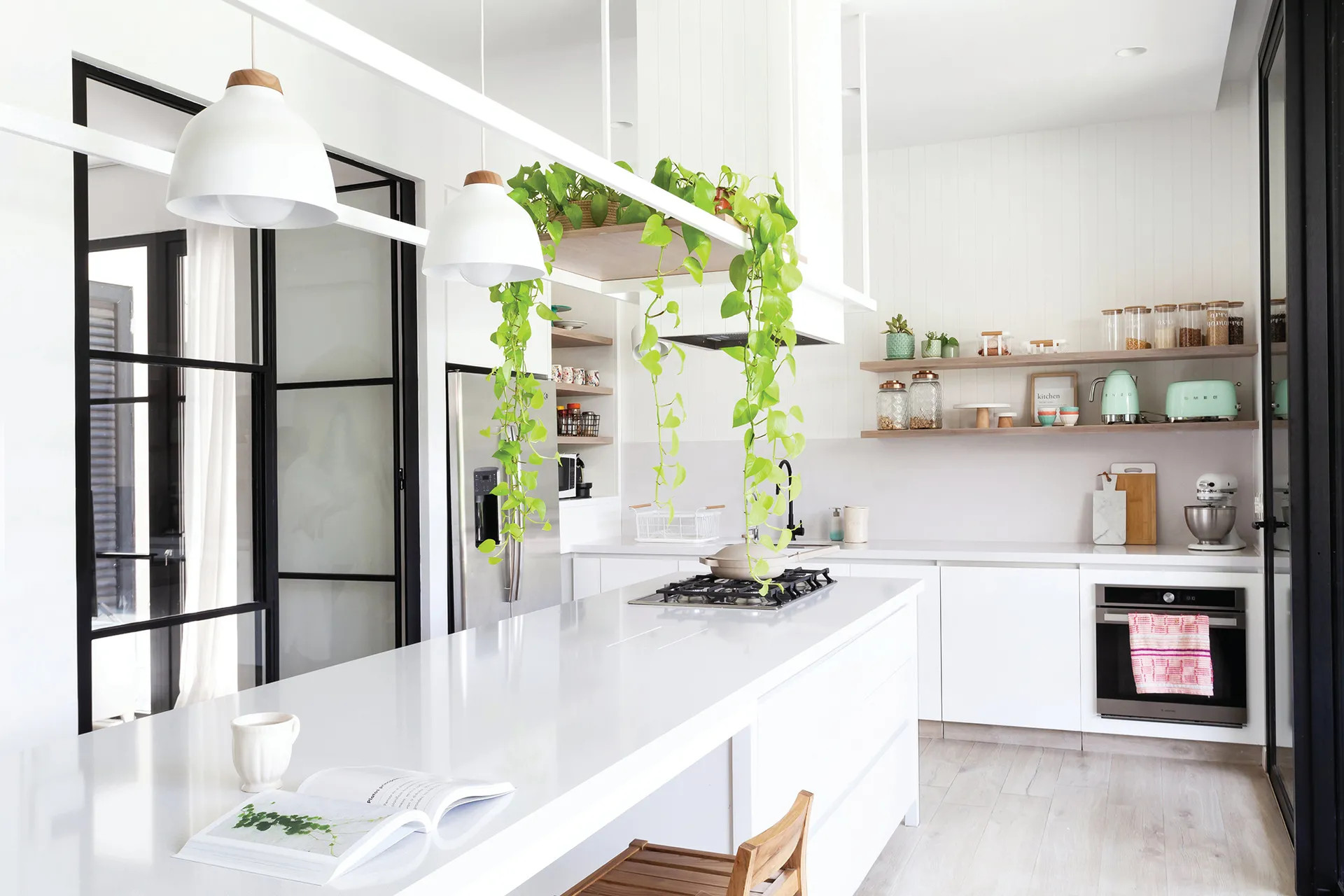 cuisine design blanche avec îlot
