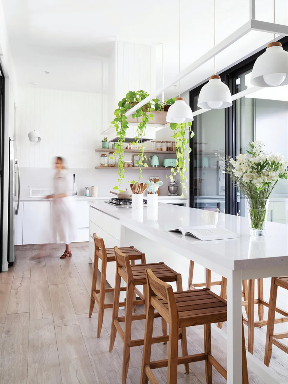 cuisine design blanche avec îlot