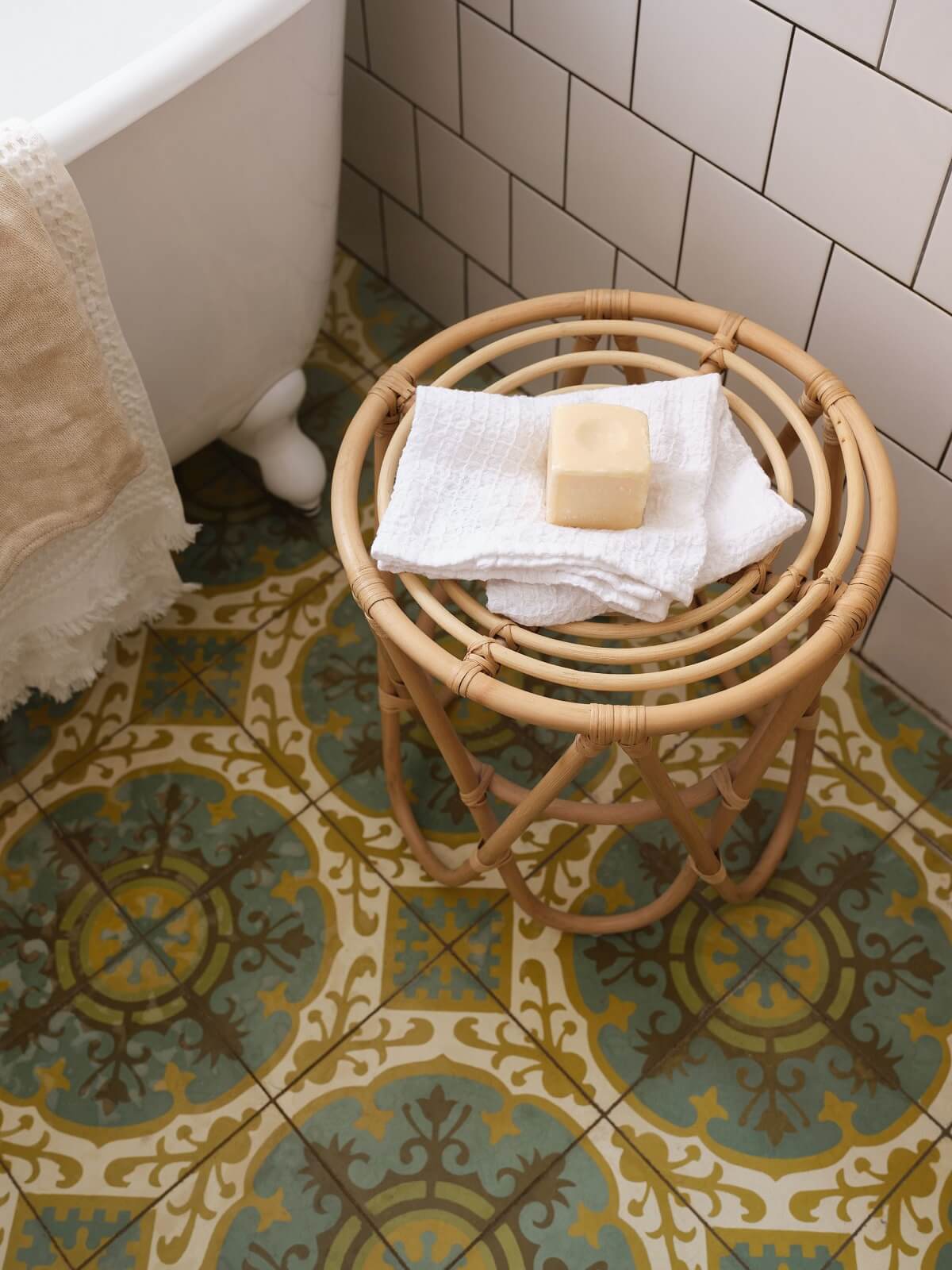 salle de bain avec carreaux de ciment anciens salle de bain avec carreaux de ciment anciens