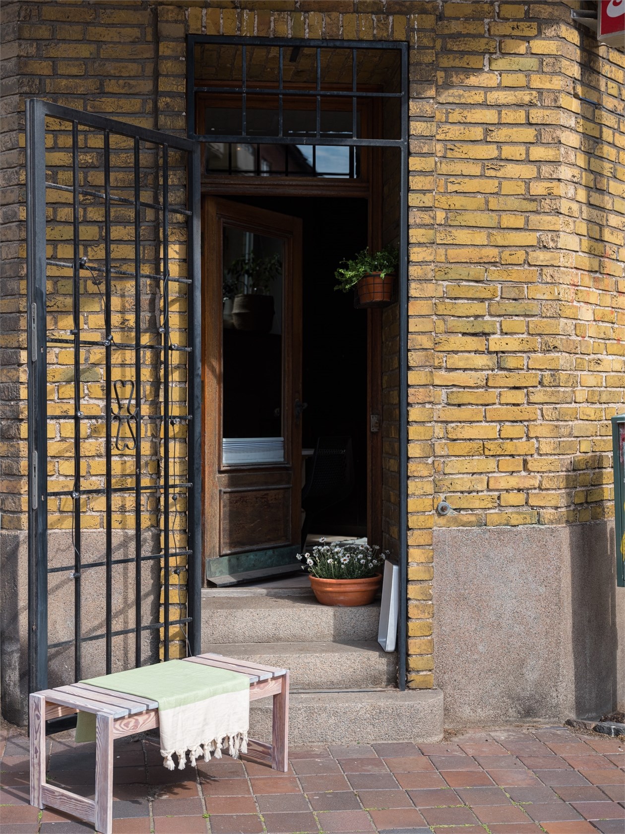 façade immeuble briques