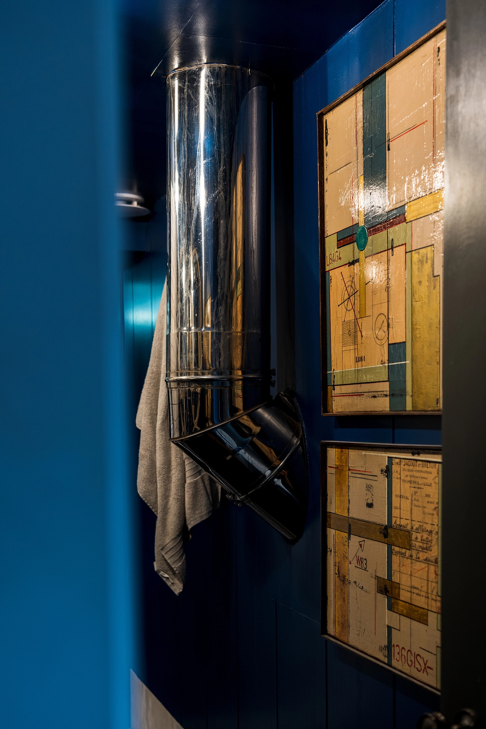 salle de bain bleue