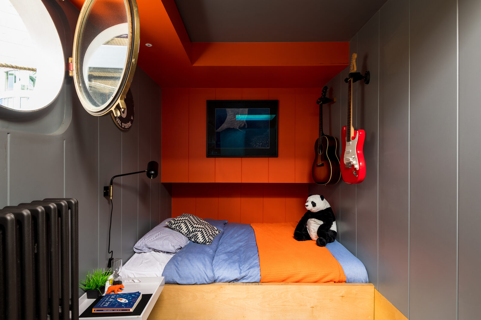 chambre d'enfant avec hublot décoration design