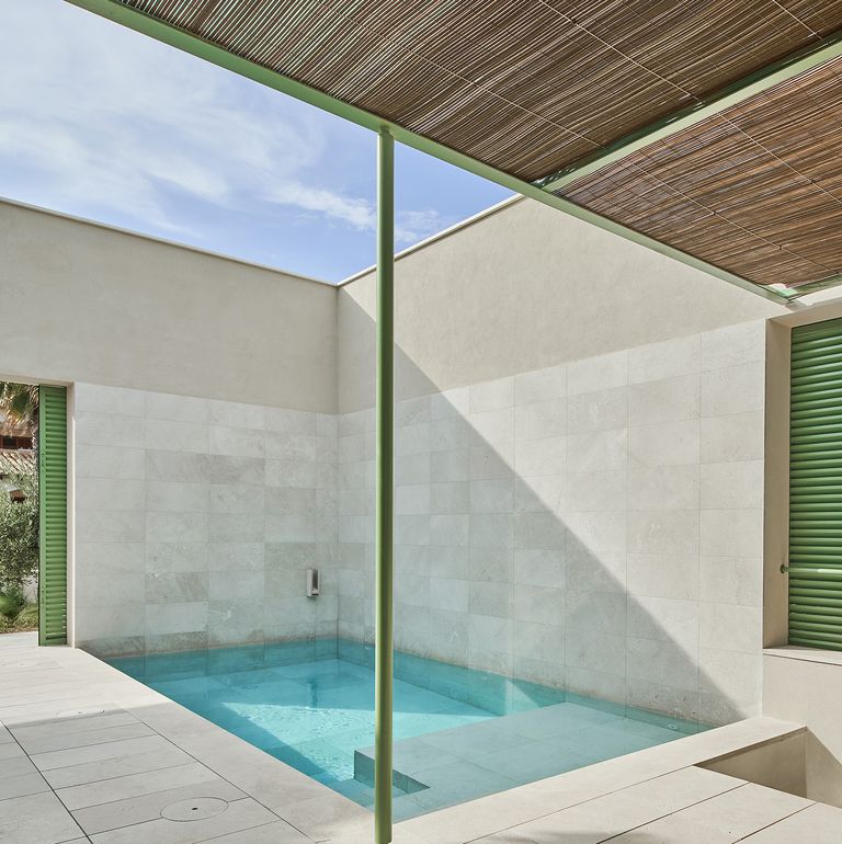 piscine dans le pation maison d piscine dans le pation maison d'architecte