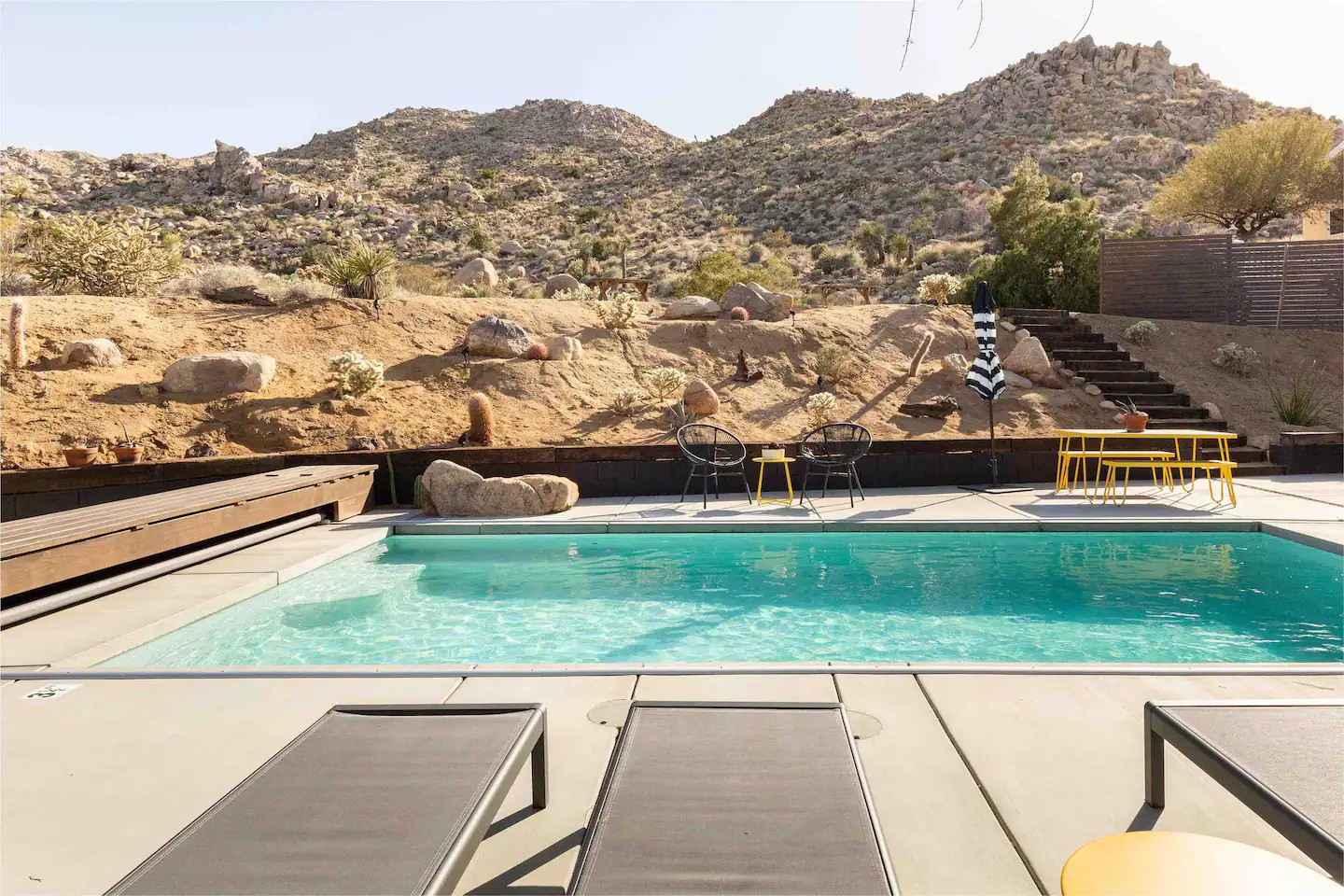 jardin avec piscine maison Joshua Tree