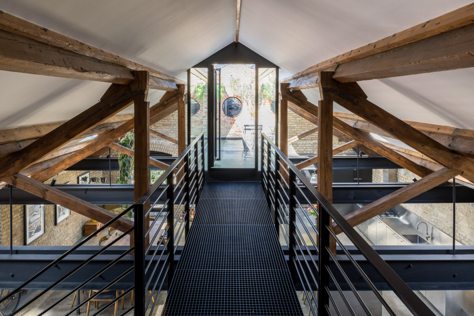 passerelle métal loft Londres