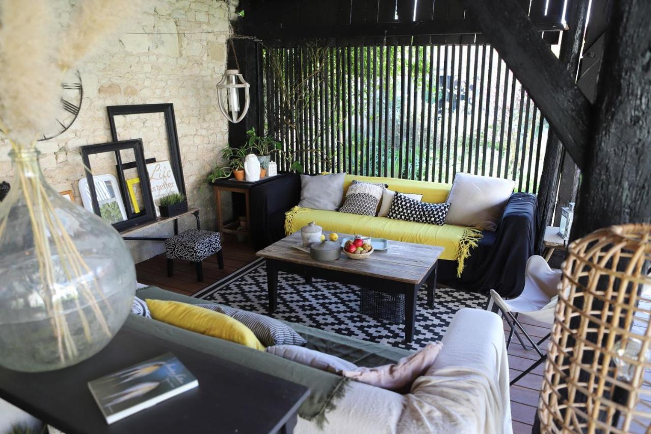 terrasse abritée ferme rénovée terrasse abritée ferme rénovée