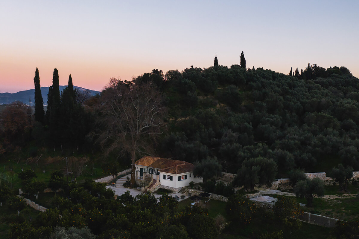 maison dans les collines en Grèce maison dans les collines en Grèce