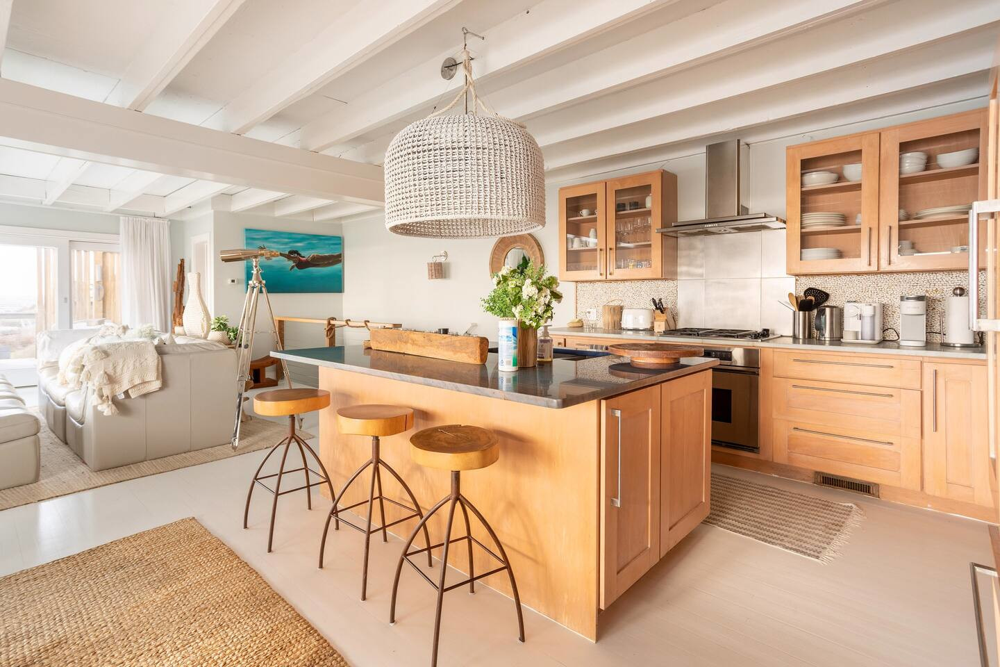 salon et cuisine décoration naturelle maison en bois