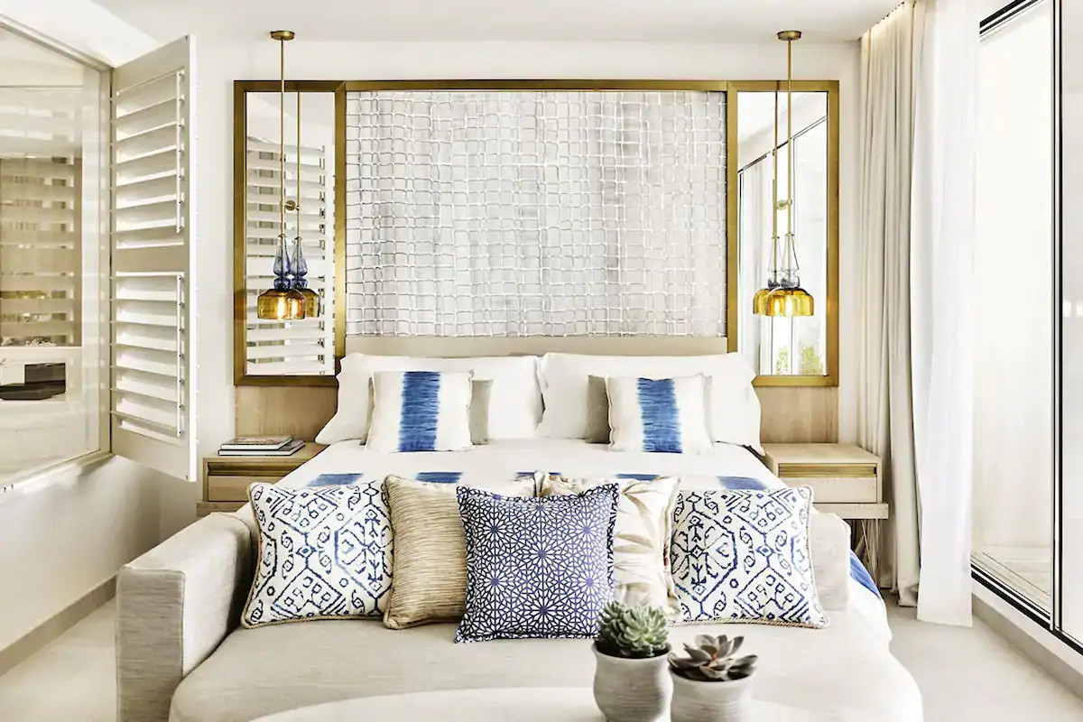 chambre décoration écrue et bleue