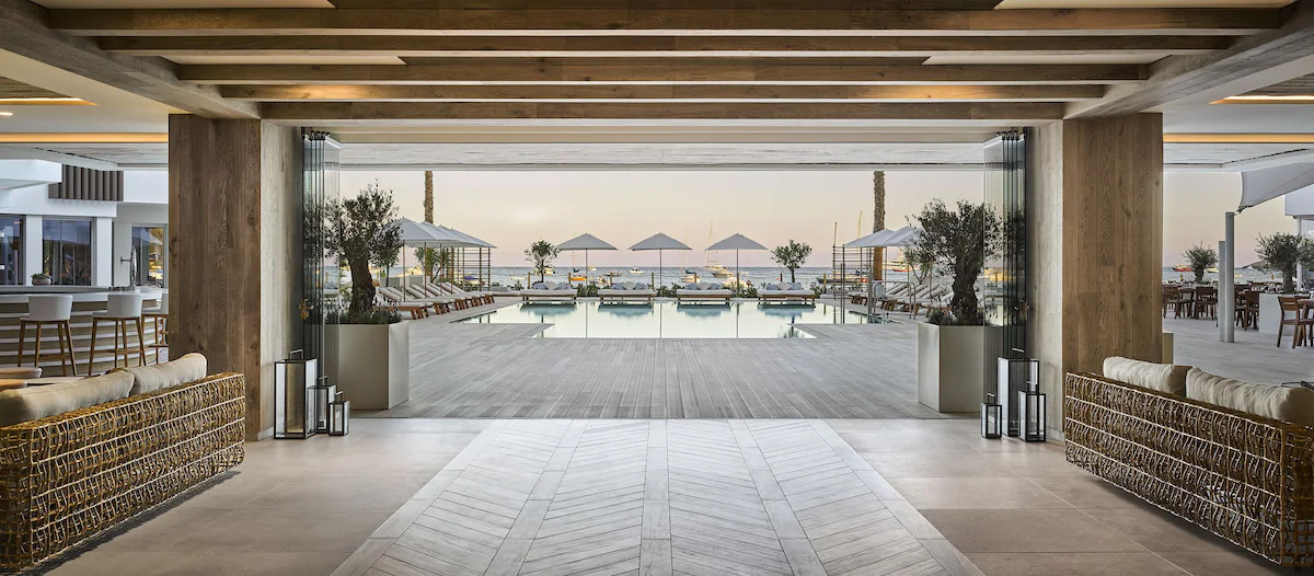 terrasse avec piscine