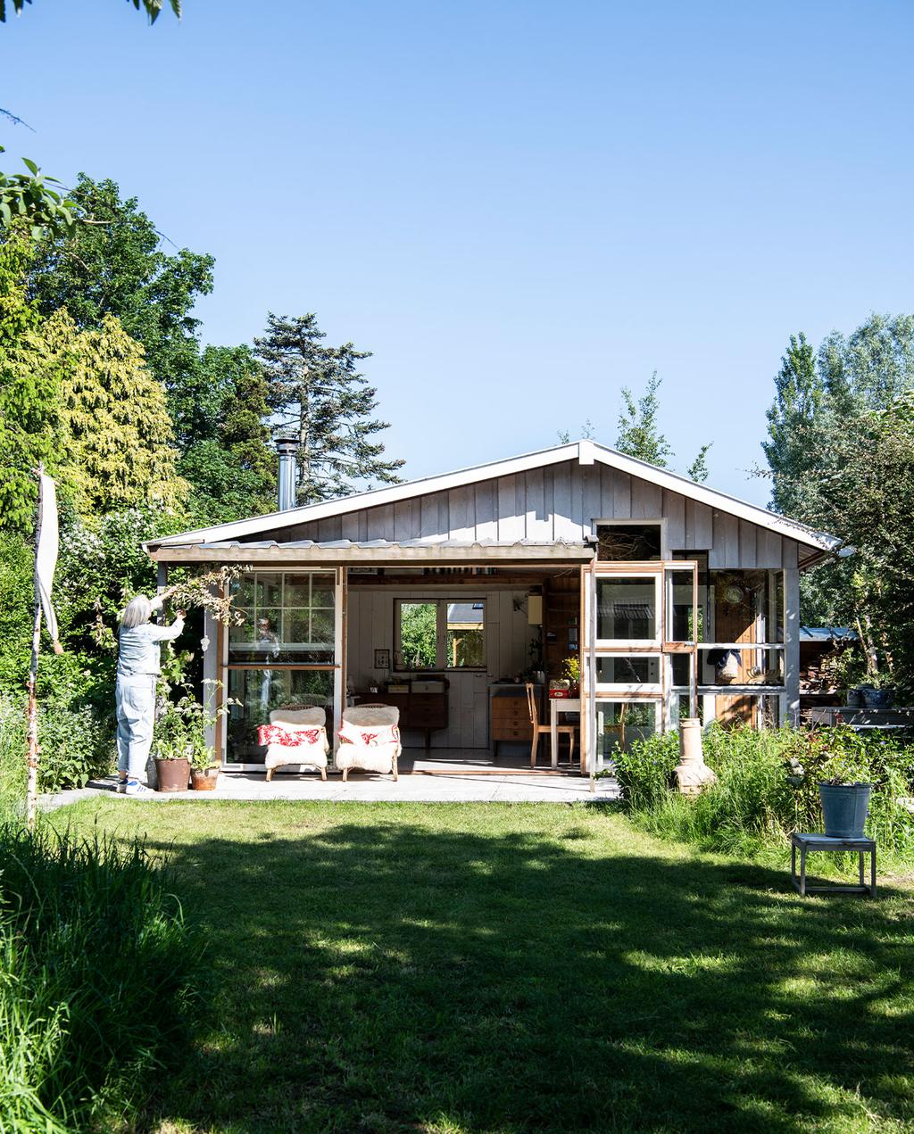 mini maison en bois en matériaux recyclés mini maison en bois en matériaux recyclés