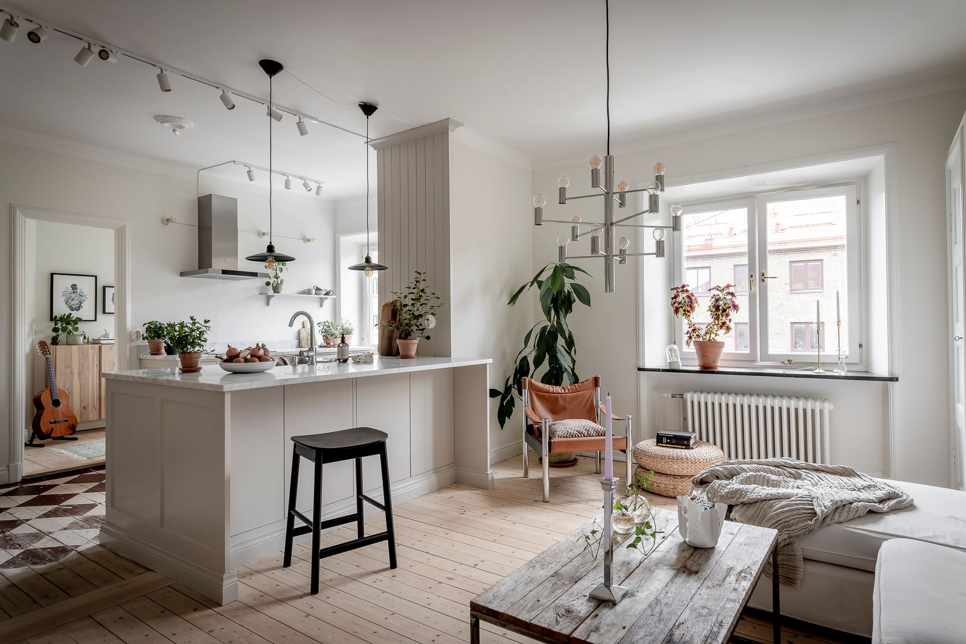 salon avec cuisine ouverte