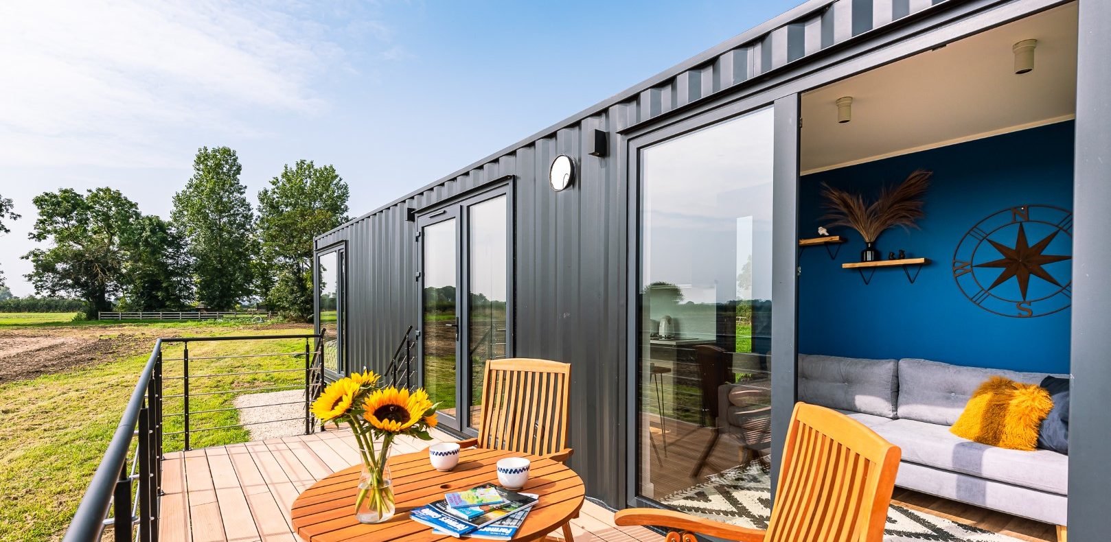 terrasse bois mini maison container terrasse bois mini maison container