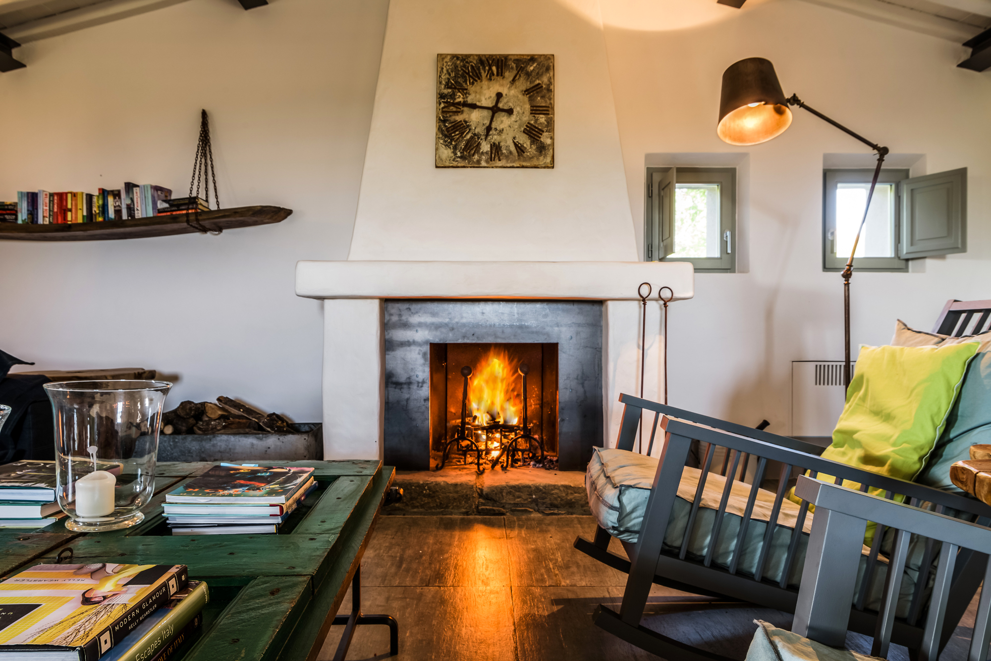 salon avec cheminée maison en pierres Toscane salon avec cheminée maison en pierres Toscane