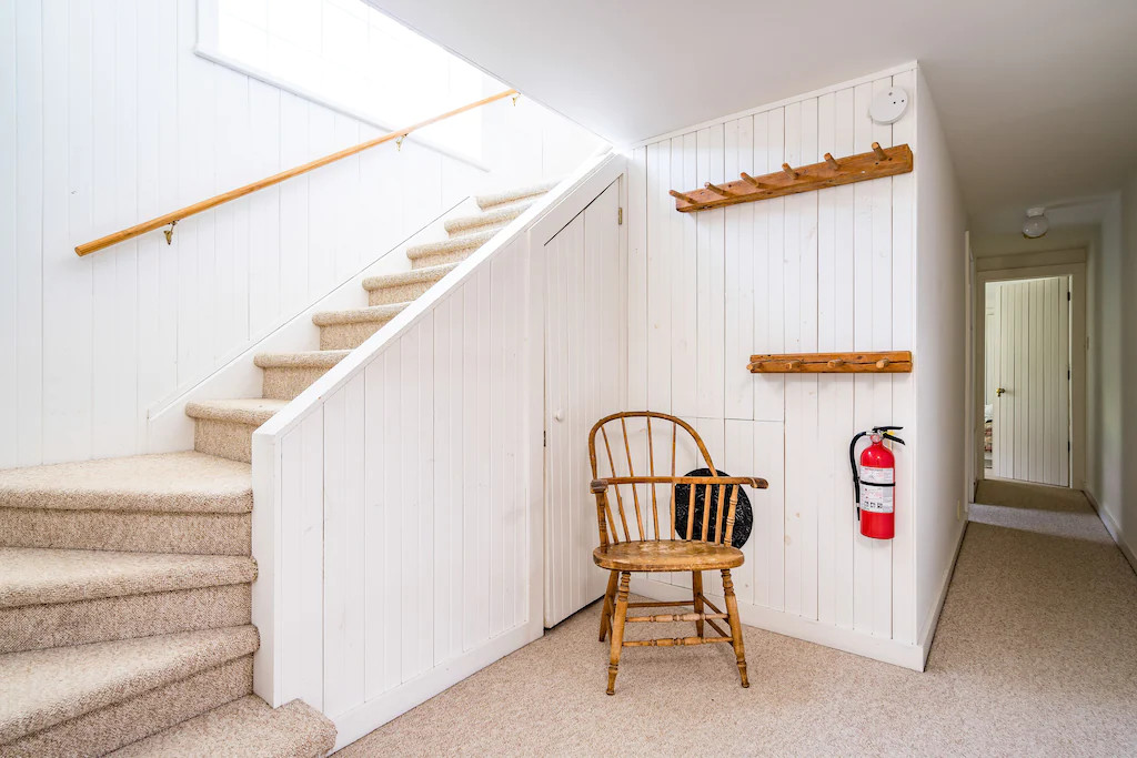 entrée et escalier maison en bois