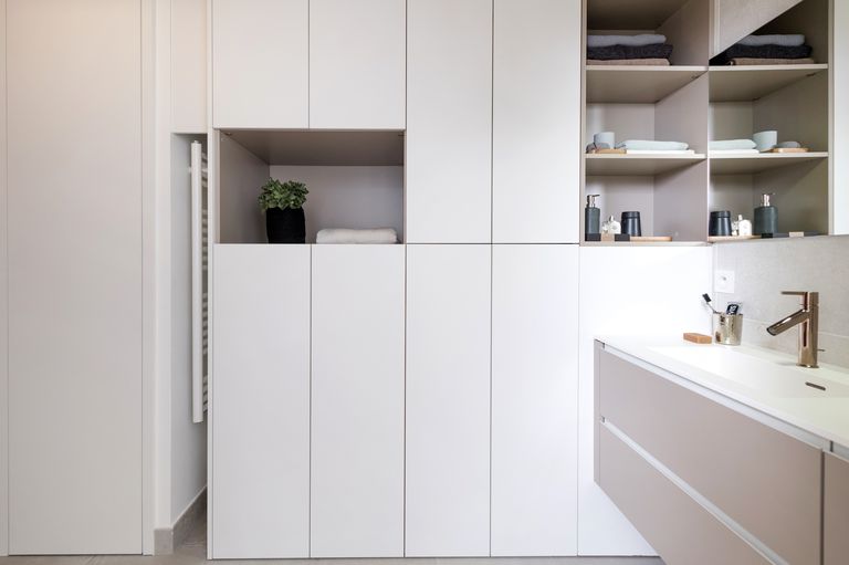 salle de bain design beige