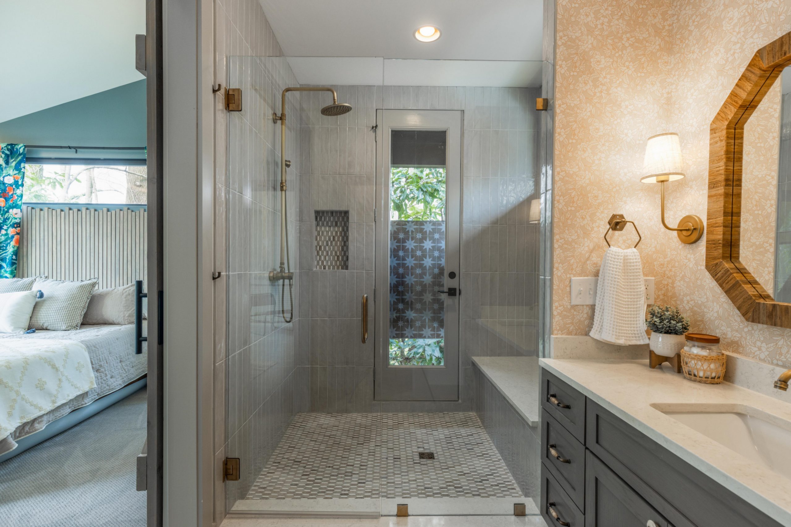 salle de bain grise