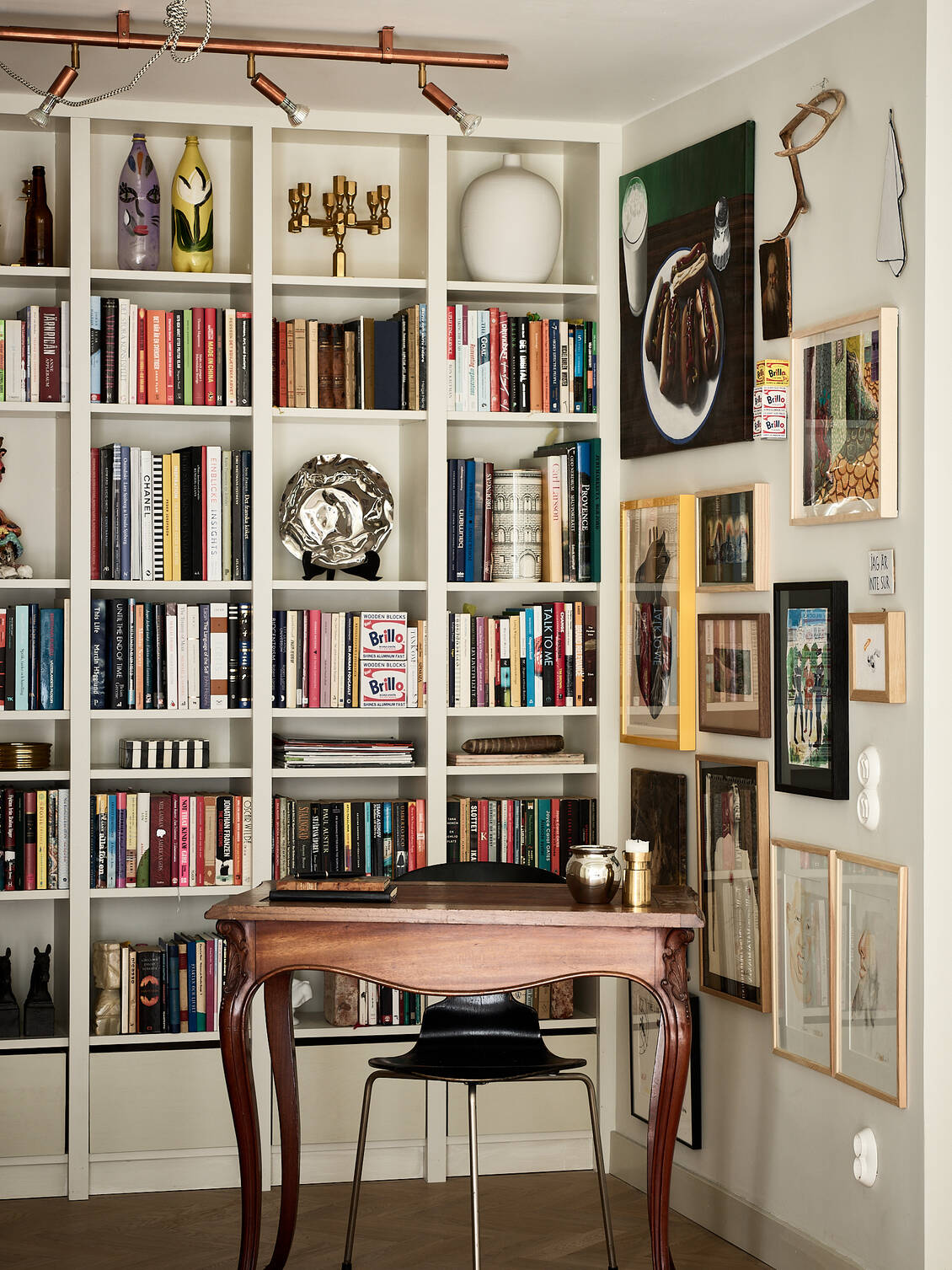 espace bureau avec bibliothèque dans loft espace bureau avec bibliothèque dans loft