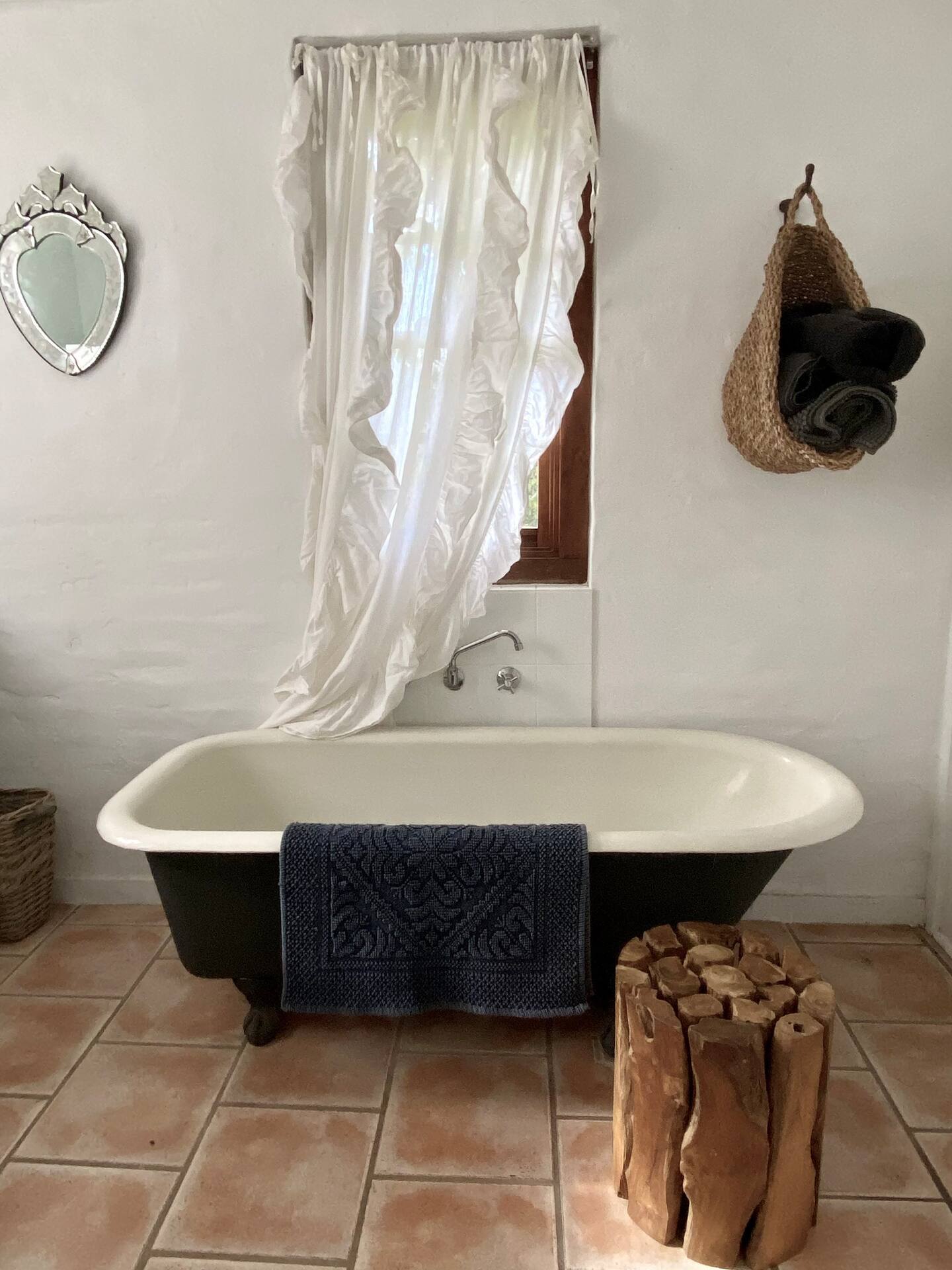 salle de bain rustique maison en pierres salle de bain rustique maison en pierres