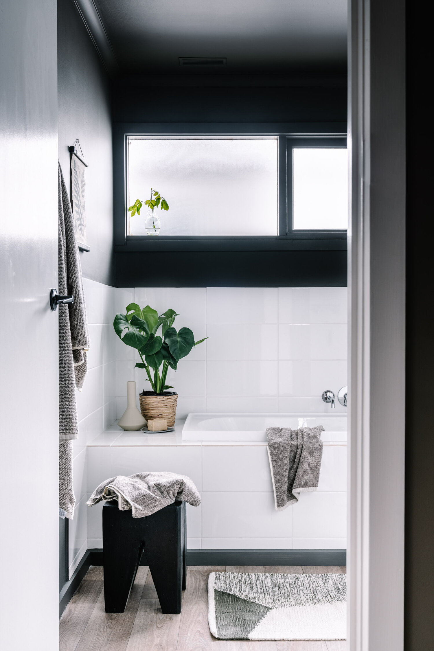 salle de bain carrelage blanc