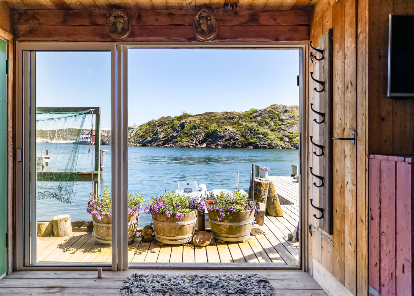 maison en bois avec vue sur la mer maison en bois avec vue sur la mer