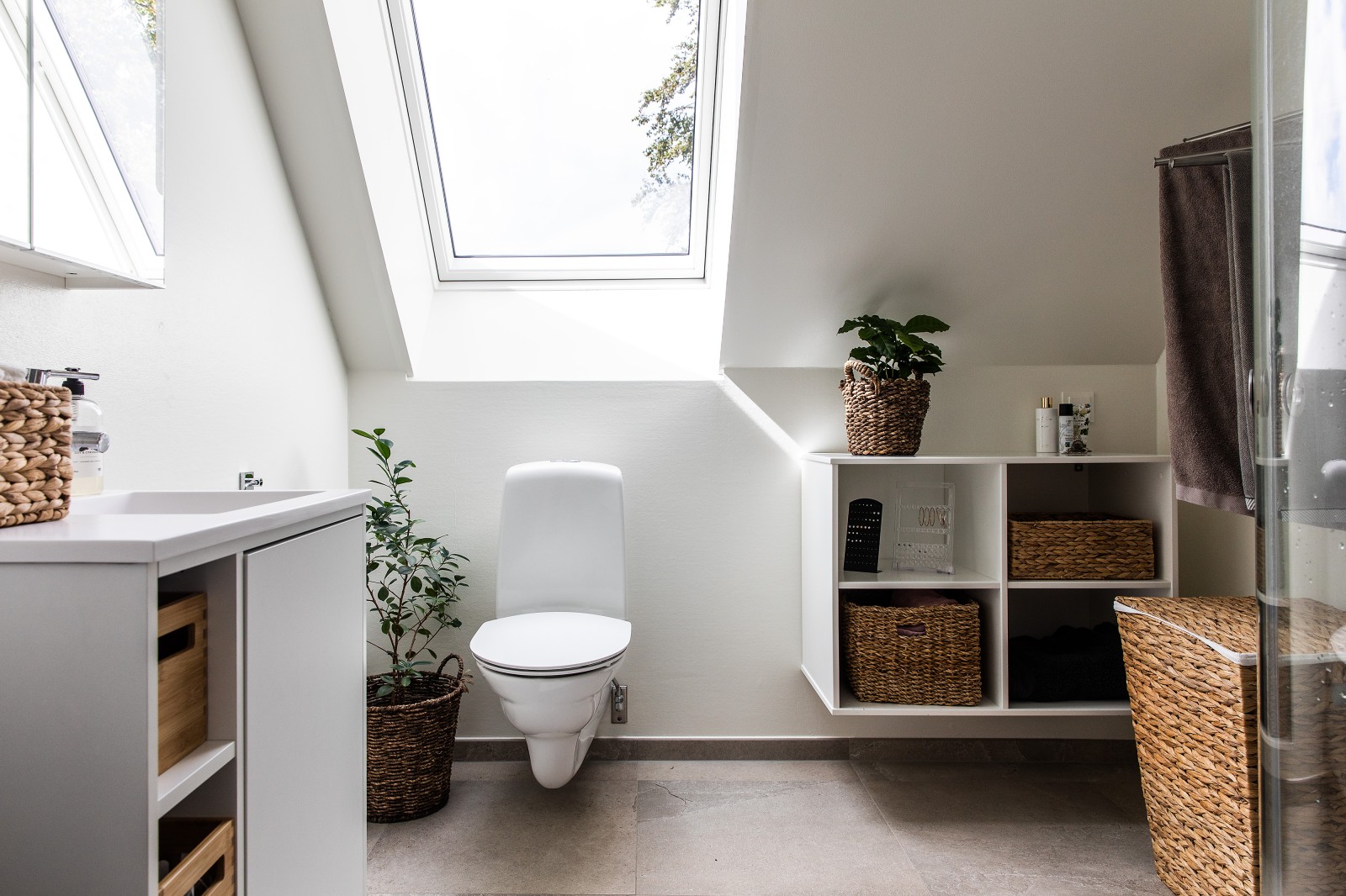 salle de bain avec velux salle de bain avec velux
