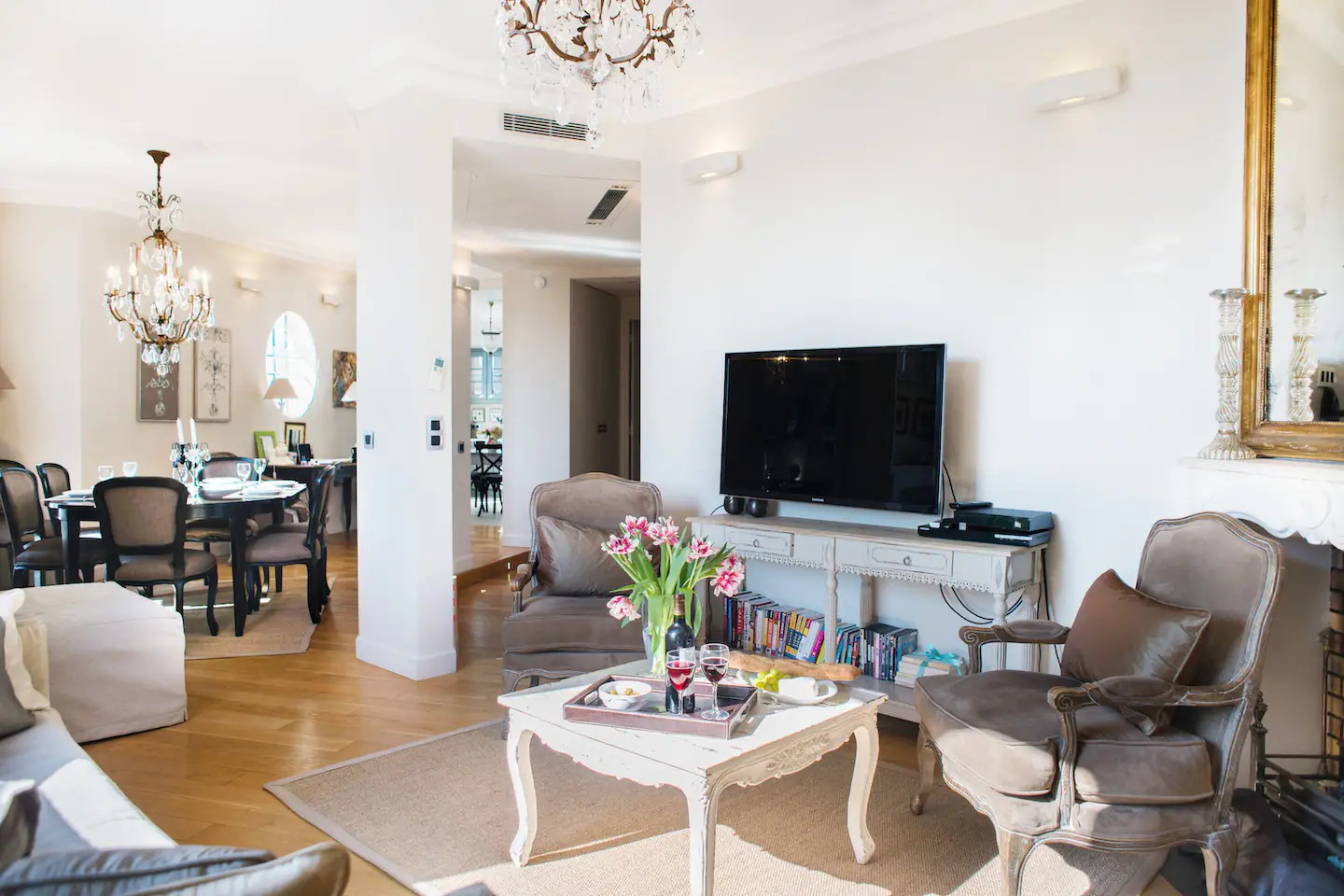 salon appartement classique chic