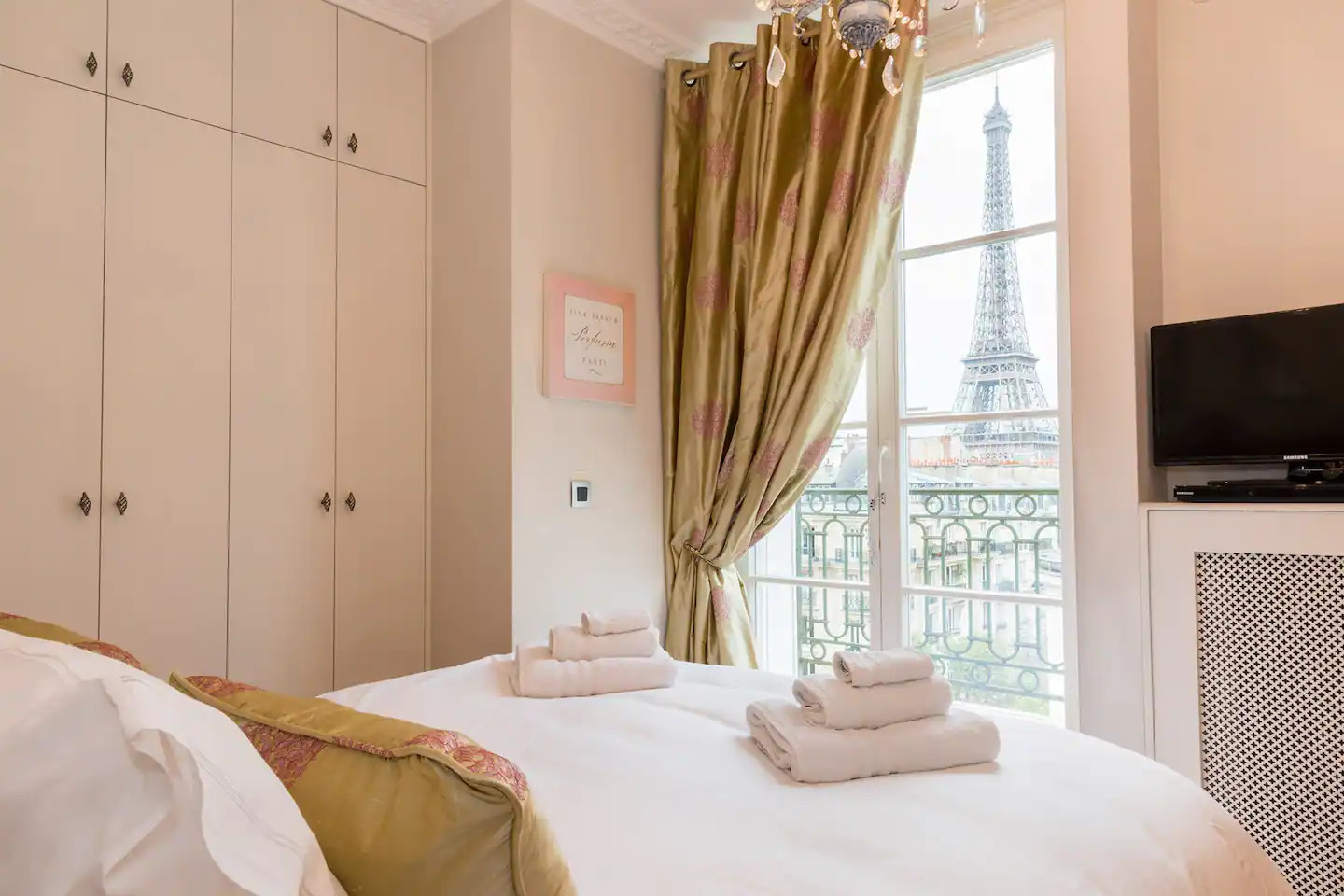 chambre vue sur la Tour Eiffel